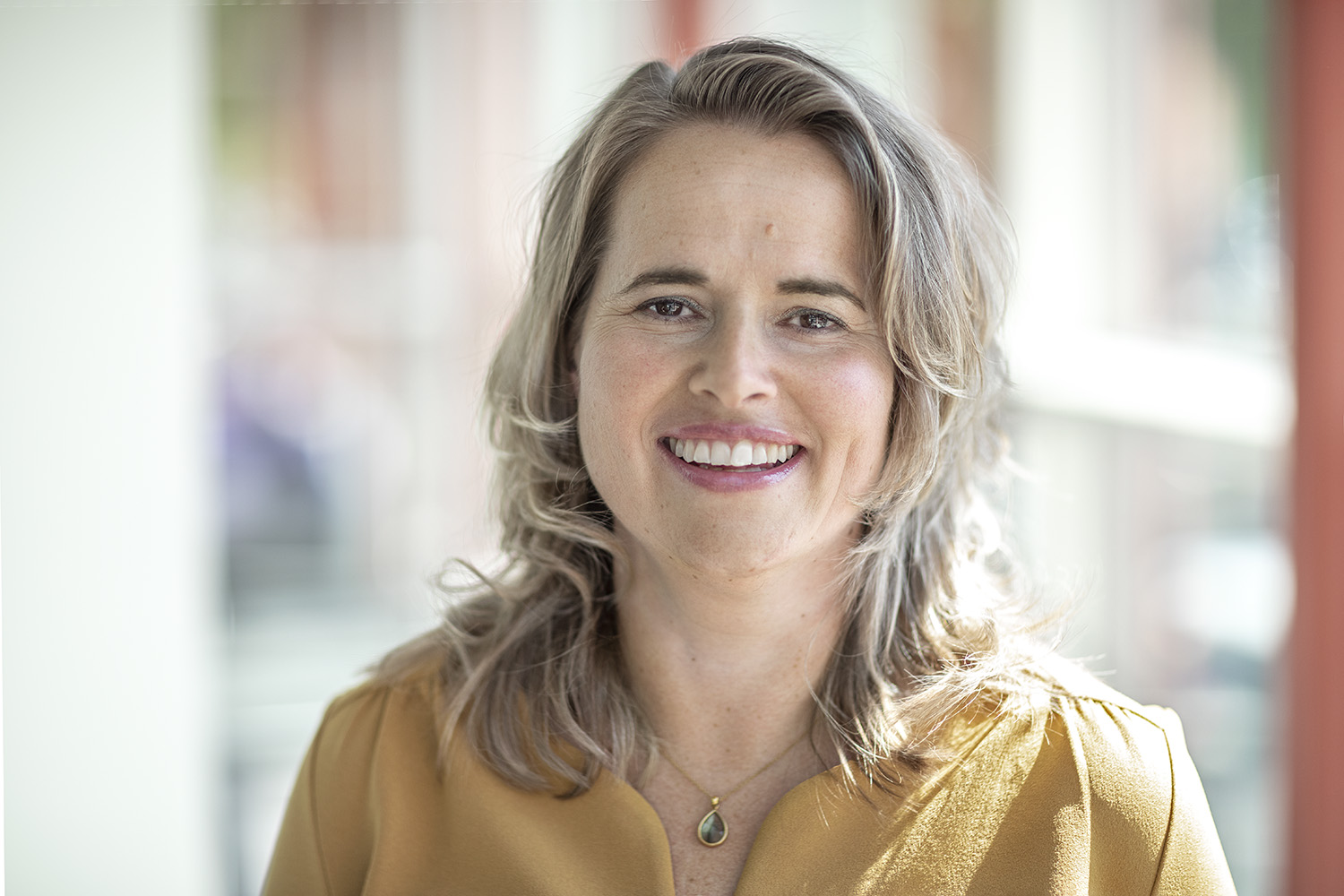 Dr. Martie de Jong